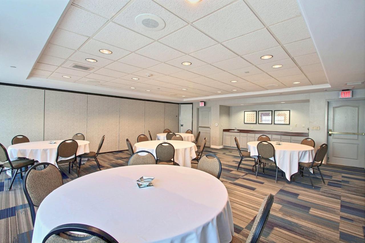 Holiday Inn Express Hotel & Suites Milwaukee Airport By Ihg Εξωτερικό φωτογραφία