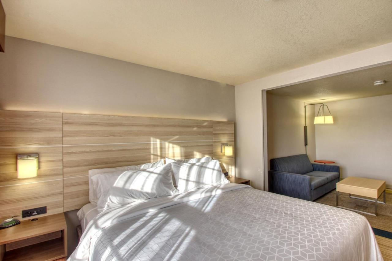 Holiday Inn Express Hotel & Suites Milwaukee Airport By Ihg Εξωτερικό φωτογραφία